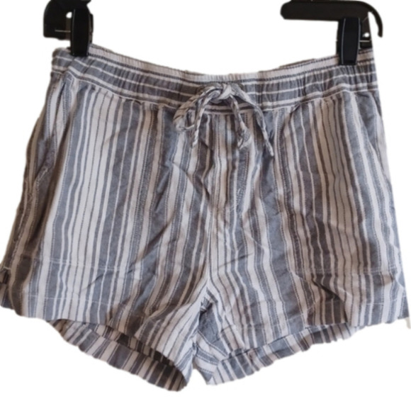 Sanctuary drawstring waist Grey blue  striped shorts from  Sanctuary. Small. - Picture 1 of 7